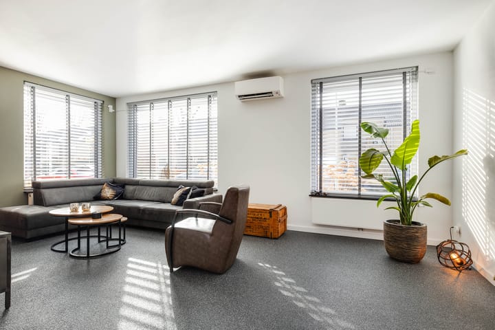 Foto 11 van Brederodestraat 19