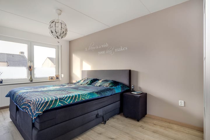 Foto 24 van Brederodestraat 19