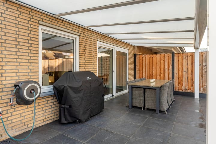 Foto 33 van Brederodestraat 19