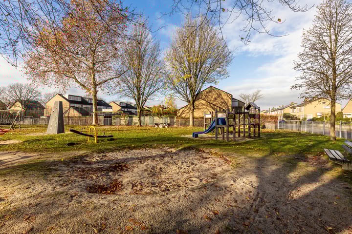 Foto 36 van Brederodestraat 19