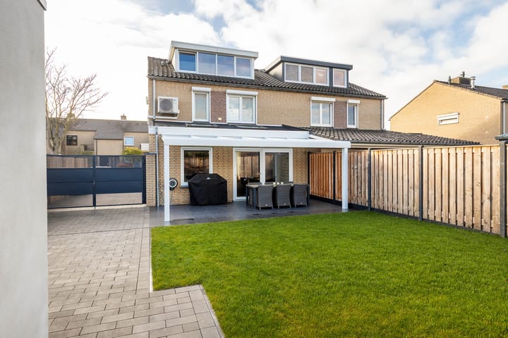 Foto 42 van Brederodestraat 19