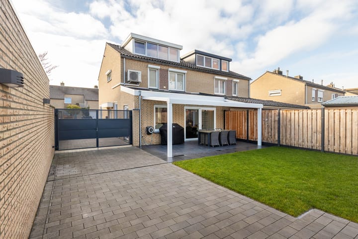 Foto 43 van Brederodestraat 19