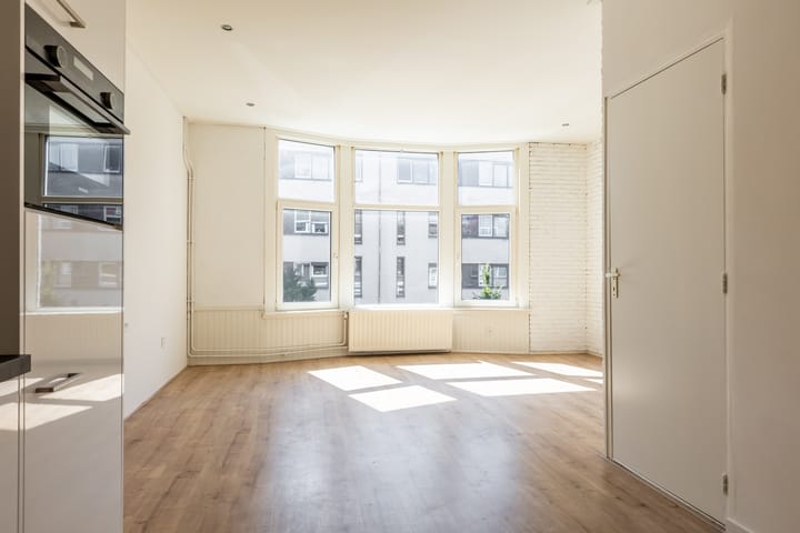 Photo 11 of Baroniestraat 24-A