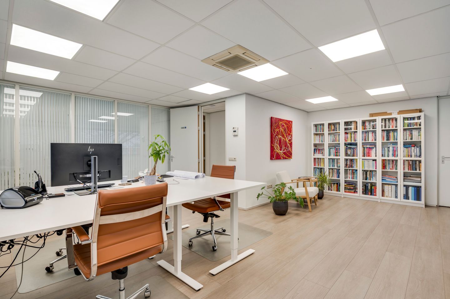 Bekijk foto 2 van Graafschap Hornelaan 157