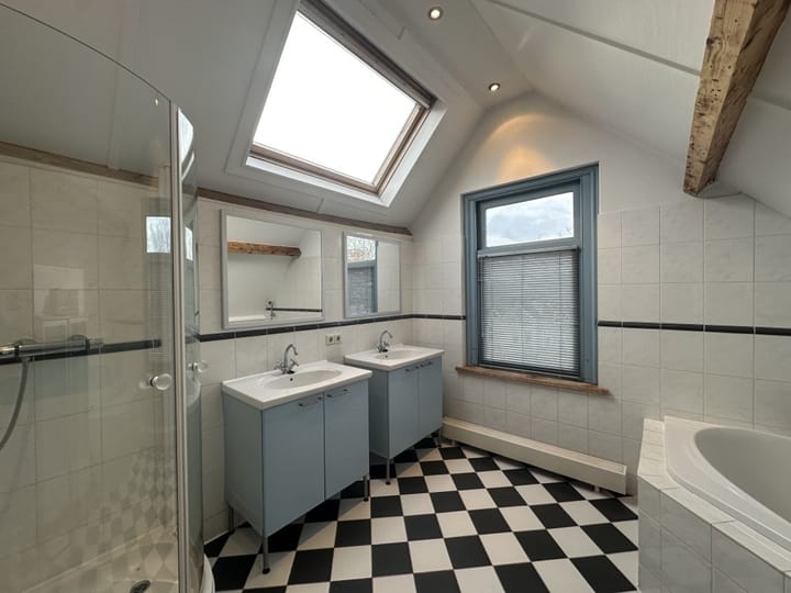 Foto 23 van Lambertusstraat 128-B02