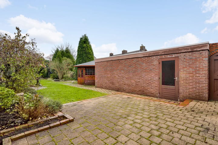 Photo 2 of Emmastraat 17