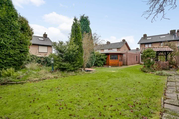 Photo 4 of Emmastraat 17