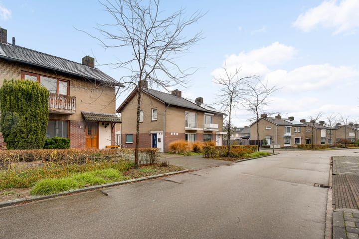 Photo 6 of Emmastraat 17