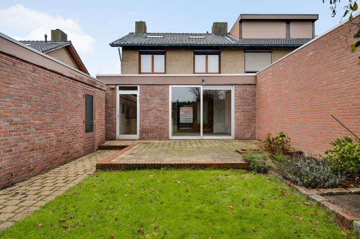 Photo 5 of Emmastraat 17