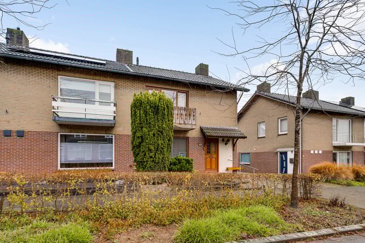 Photo 7 of Emmastraat 17