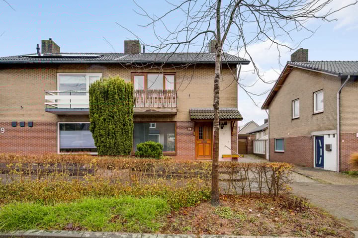 Photo 8 of Emmastraat 17