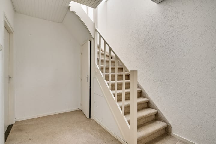 Photo 11 of Emmastraat 17