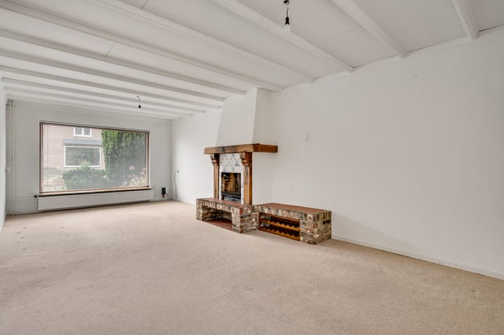 Photo 15 of Emmastraat 17