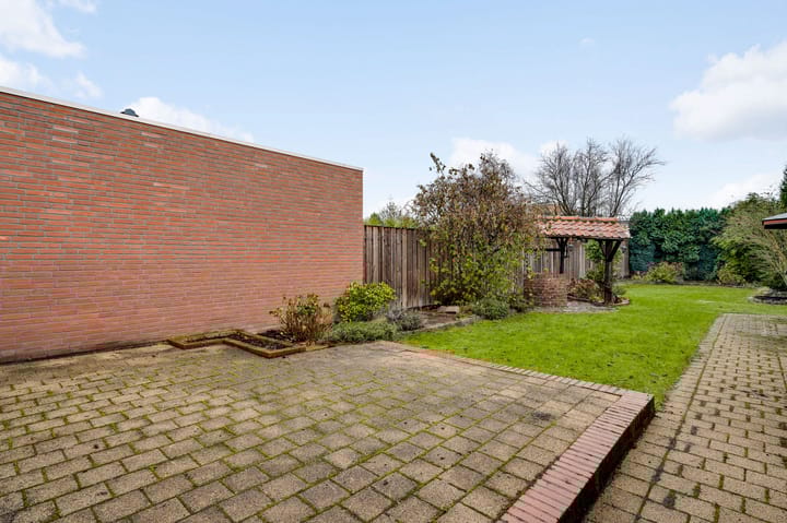 Photo 18 of Emmastraat 17