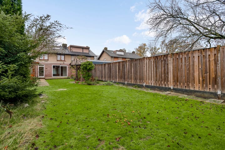 Photo 19 of Emmastraat 17