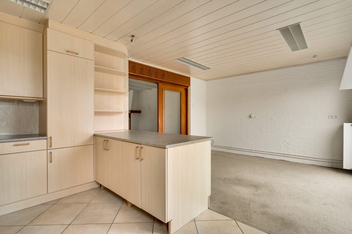 Photo 21 of Emmastraat 17