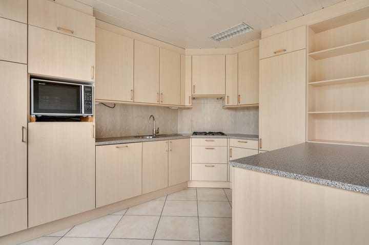 Photo 20 of Emmastraat 17