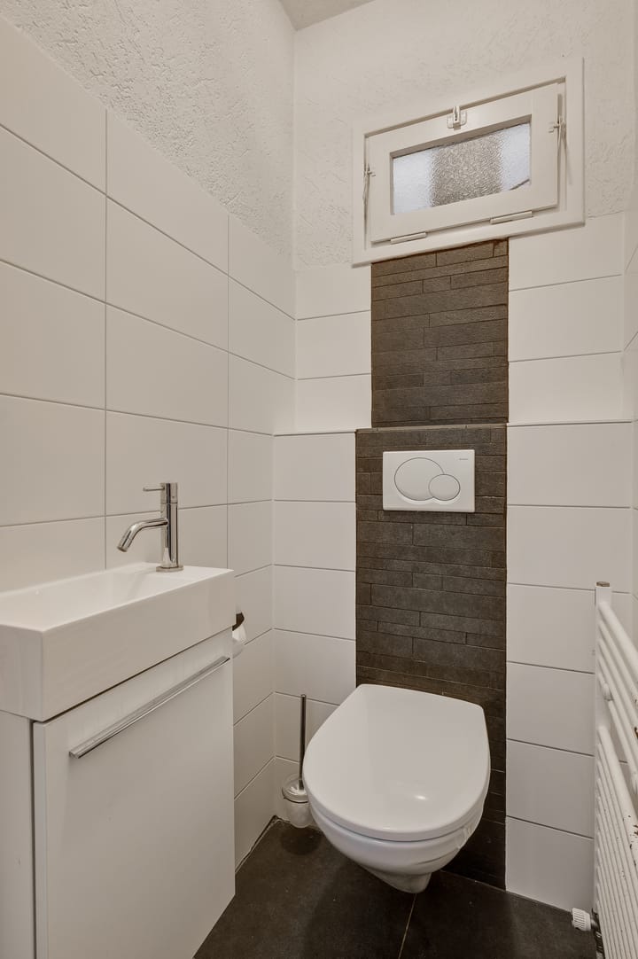 Photo 25 of Emmastraat 17