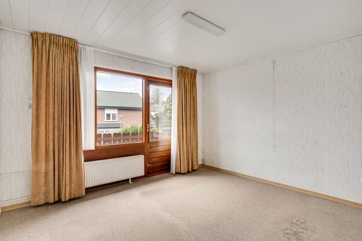 Photo 30 of Emmastraat 17