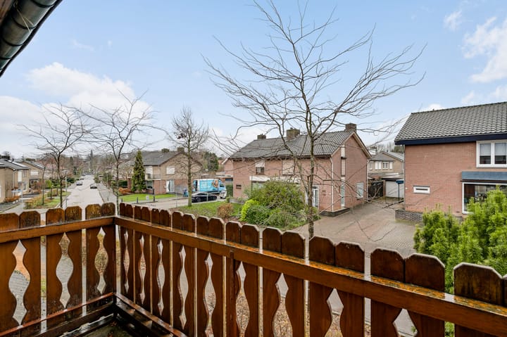 Photo 31 of Emmastraat 17