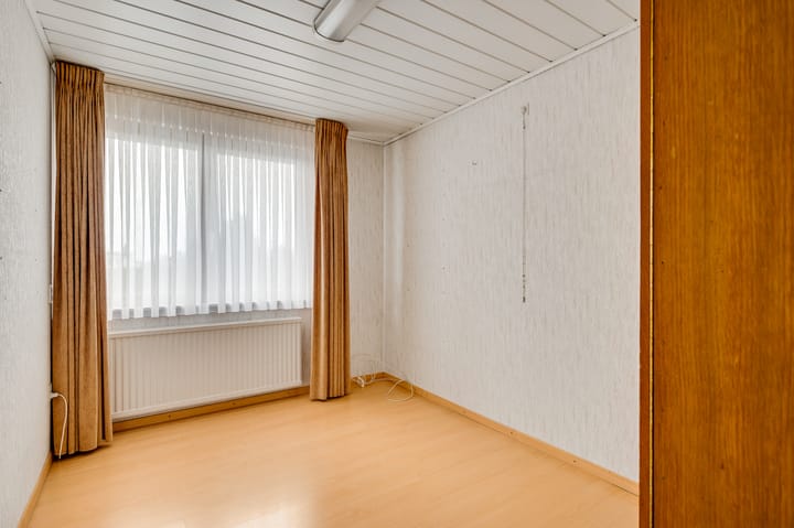 Photo 33 of Emmastraat 17