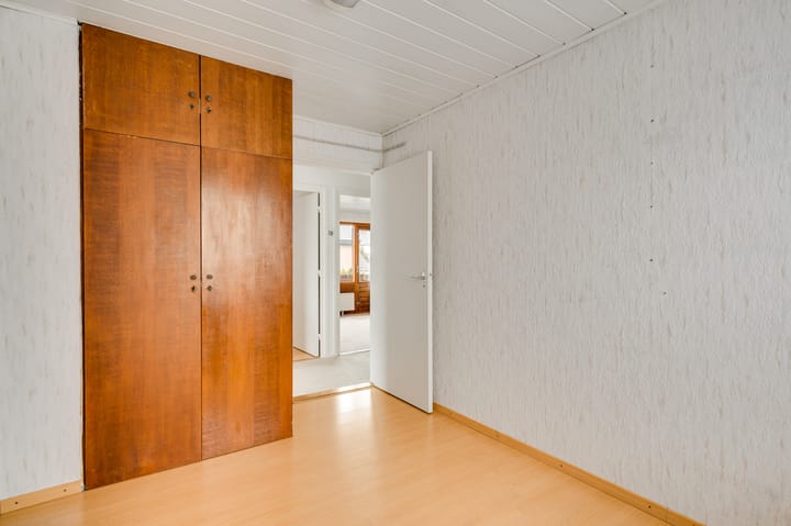 Photo 34 of Emmastraat 17