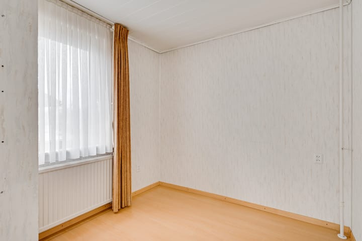 Photo 35 of Emmastraat 17