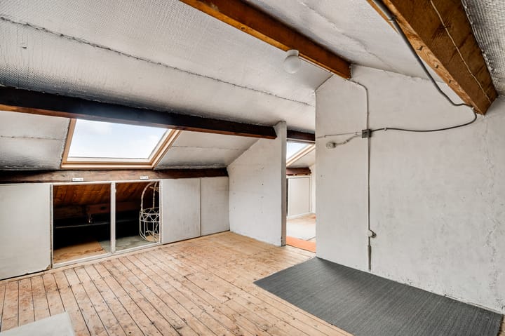 Photo 40 of Emmastraat 17