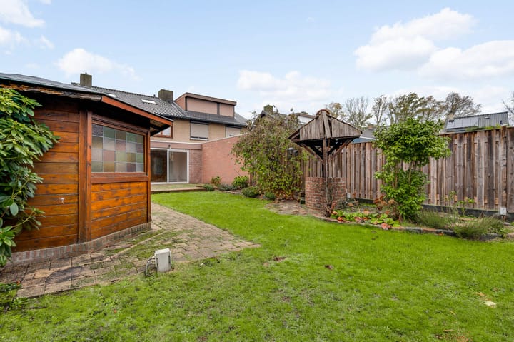 Photo 42 of Emmastraat 17