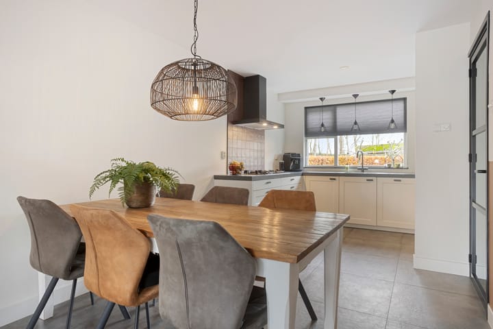 Foto 11 van Paardebloemweg 2