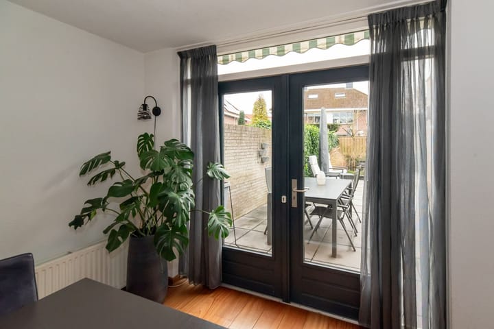 Foto 10 van Steenanjer 11