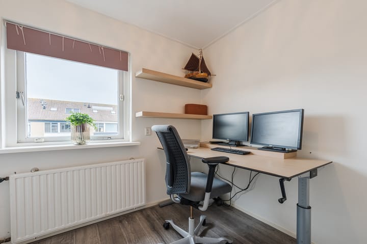 Photo 27 of Irisstraat 5