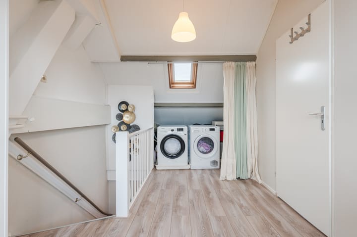 Photo 35 of Irisstraat 5