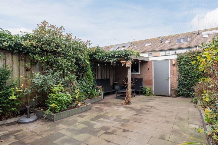 Photo 37 of Irisstraat 5