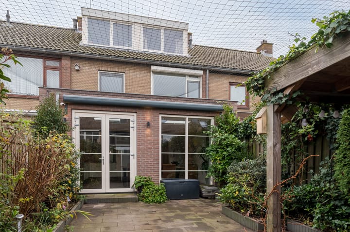 Photo 39 of Irisstraat 5