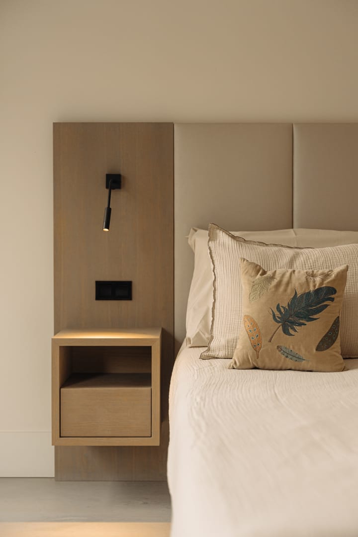 Photo 23 of De Klencke 87-A