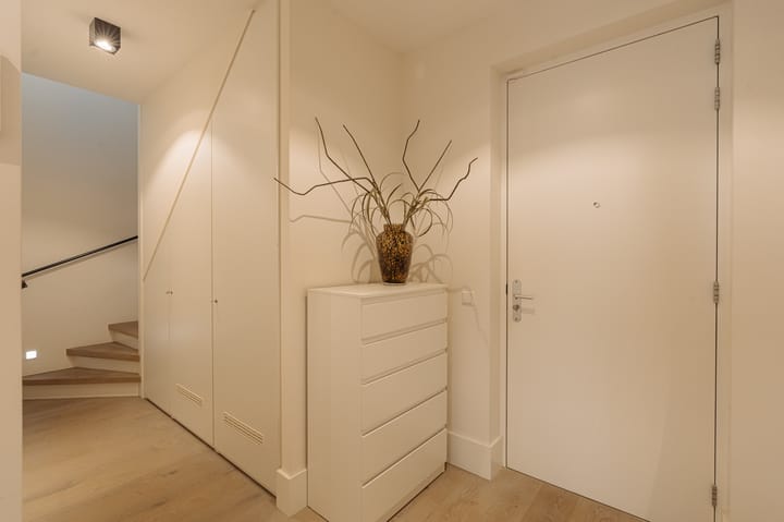 Photo 39 of De Klencke 87-A