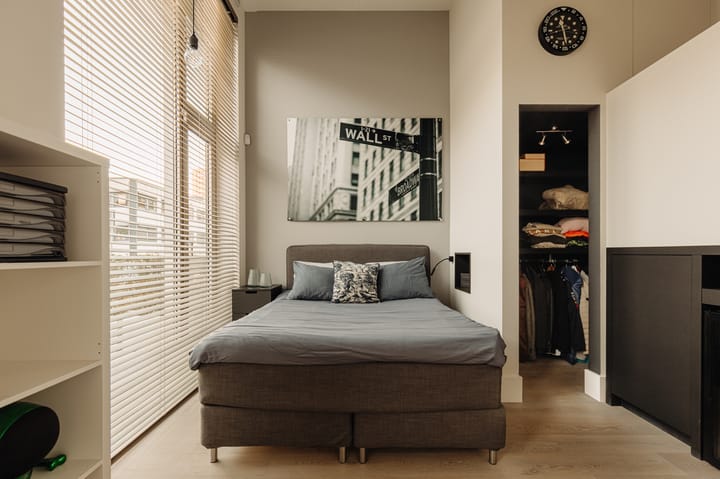 Photo 42 of De Klencke 87-A