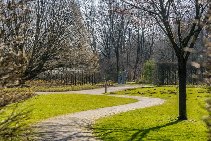 Photo 52 of De Klencke 87-A