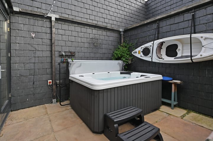 Photo 10 of Van Dijkwater 45