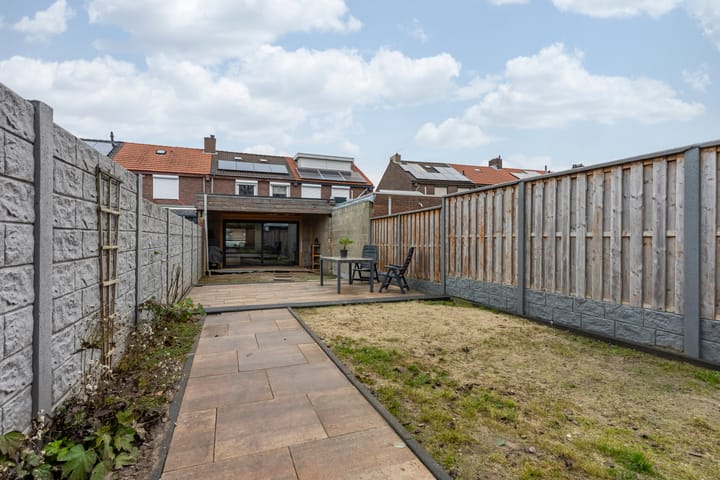 Foto 22 van Burg.Franssenstraat 27