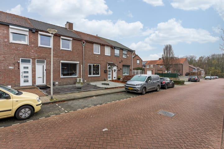 Foto 27 van Burg.Franssenstraat 27