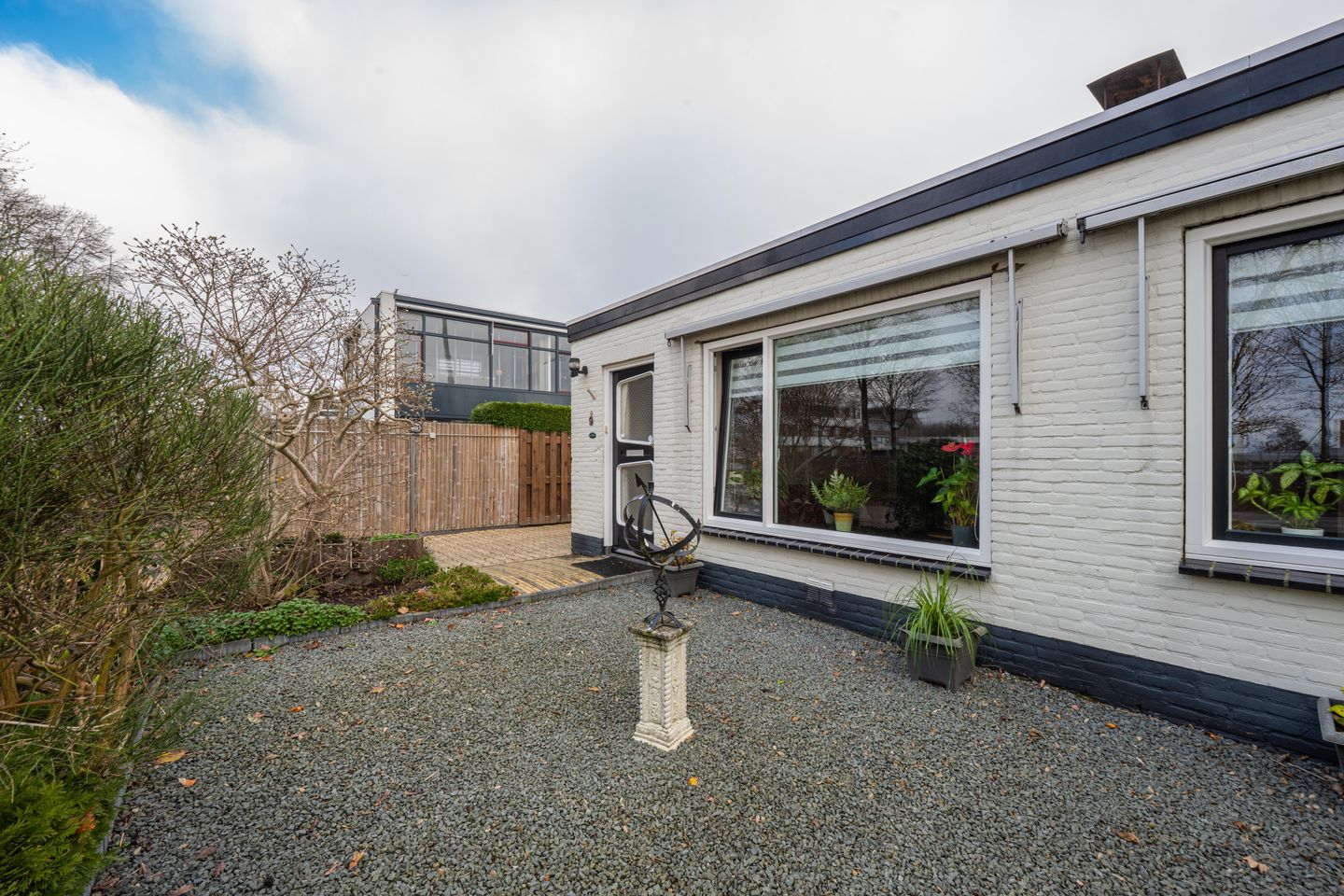 Photo 10 of Burgemeester van Welderenstraat 9