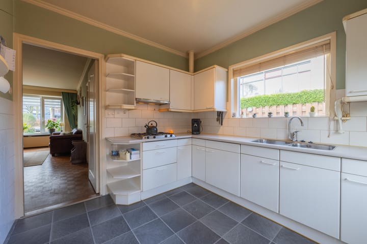 Foto 24 van Burgemeester van Welderenstraat 9