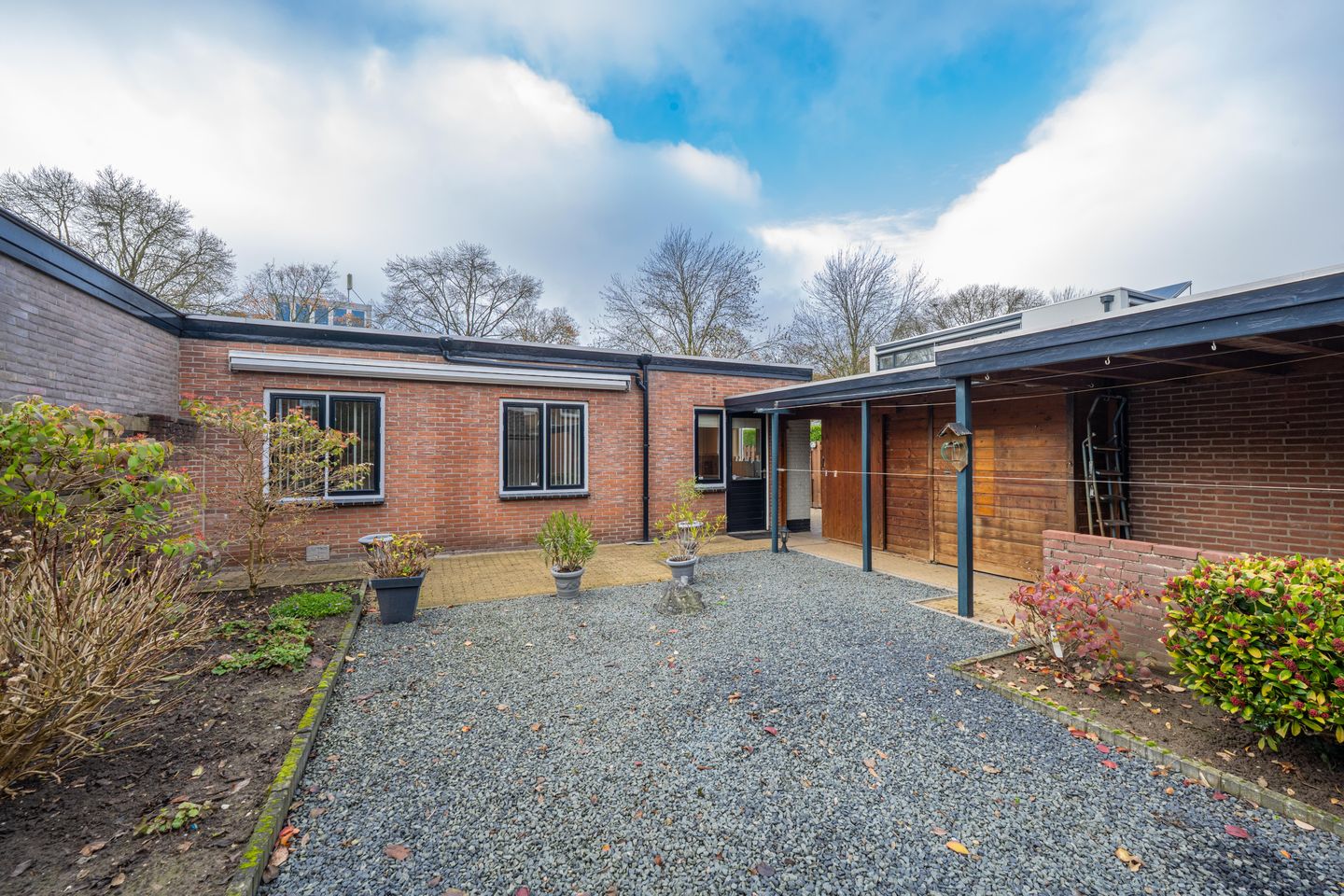 Photo 44 of Burgemeester van Welderenstraat 9