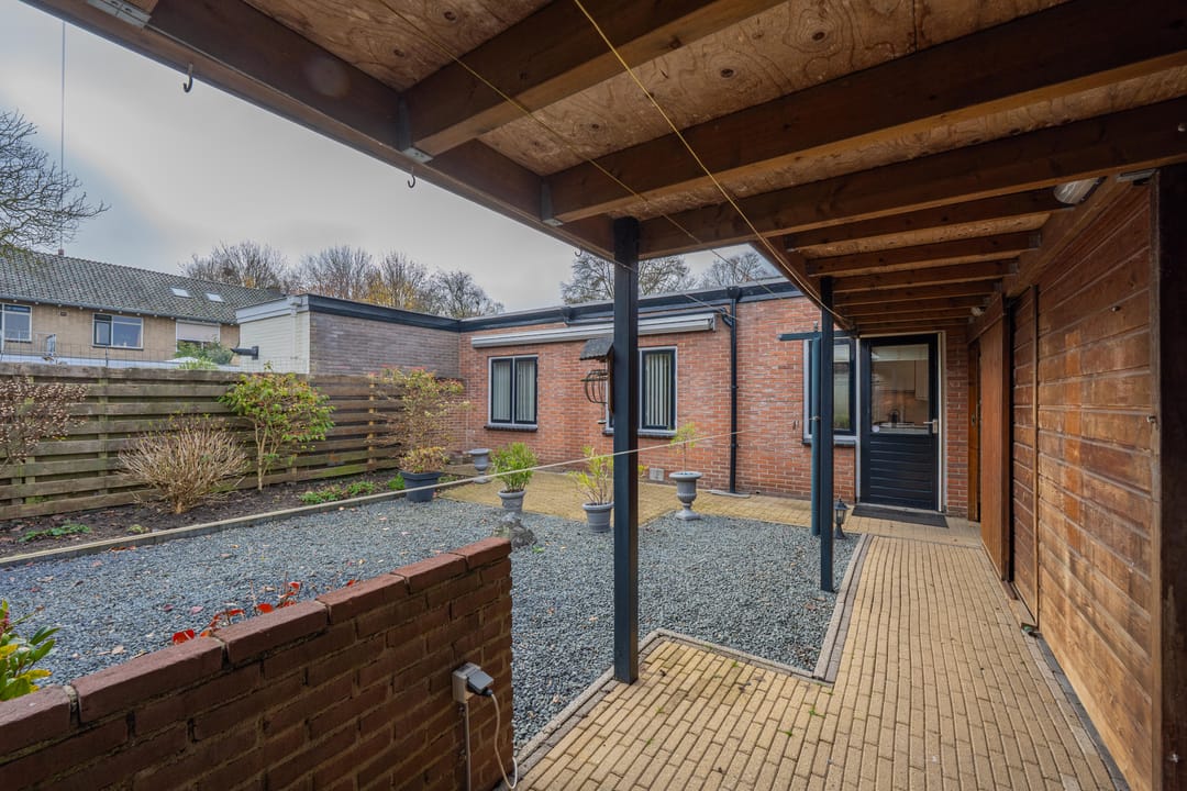 Photo 46 of Burgemeester van Welderenstraat 9