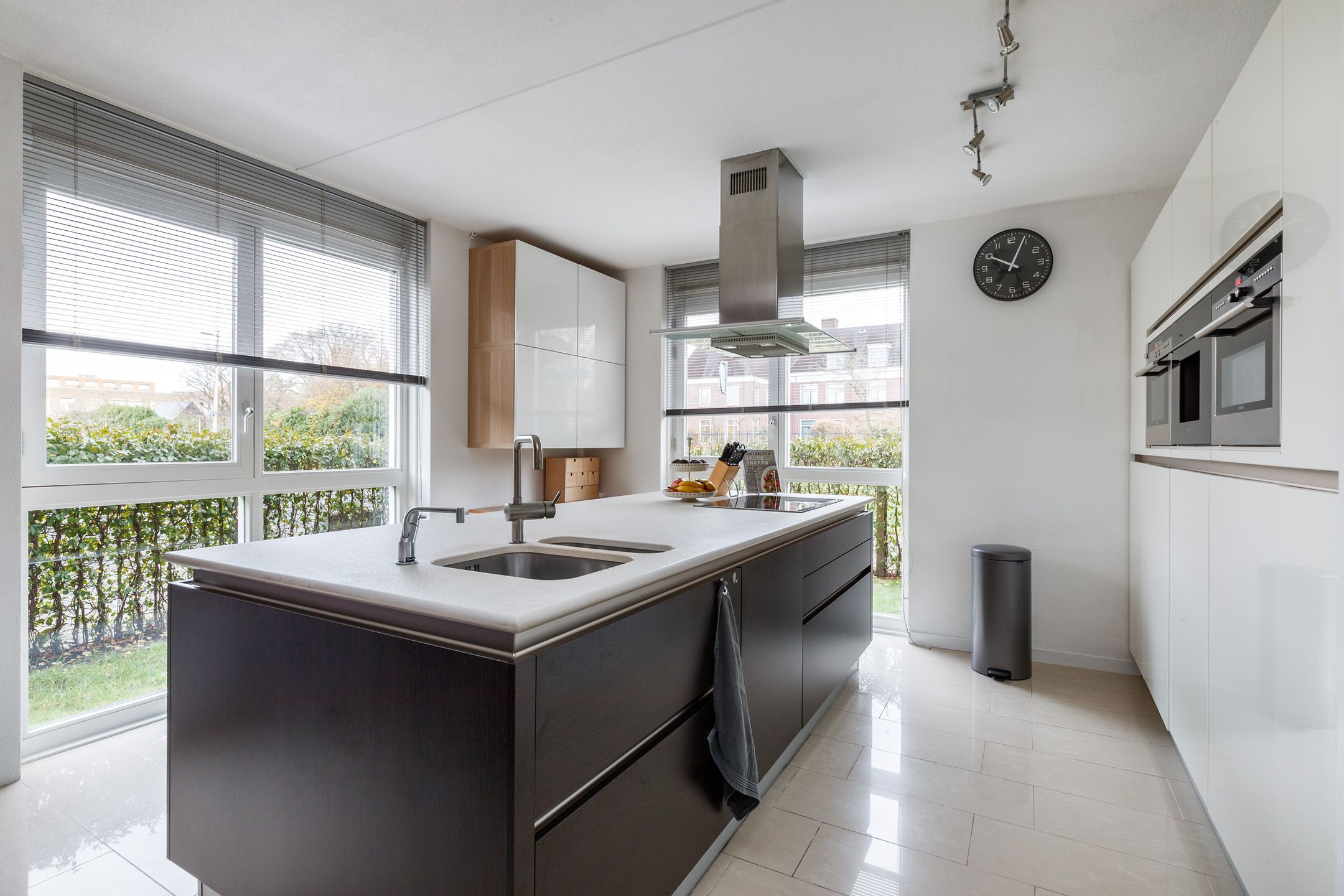 Photo 3 of Van der Vlugtsingel 13