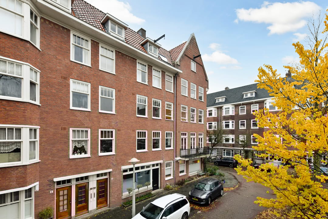 Photo 2 of Leiduinstraat 4-1