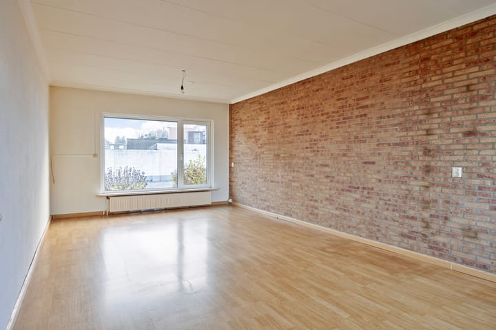 Photo 2 of Burg. Willemsstraat 28