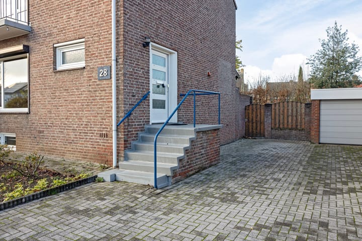 Photo 8 of Burg. Willemsstraat 28